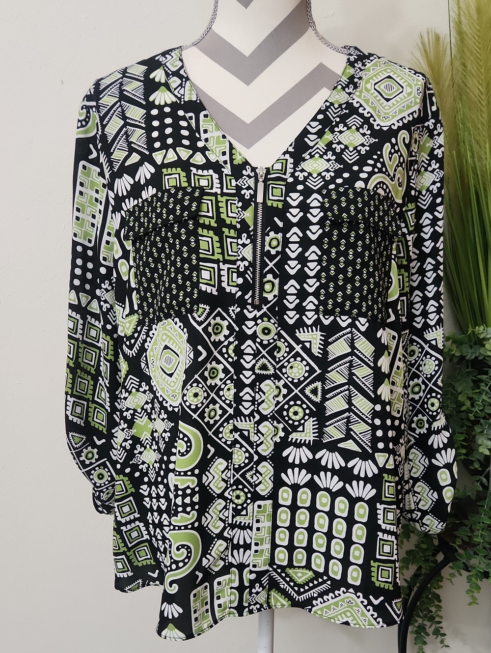Cato Black, White & Green Geometric Zip-Front Tunic